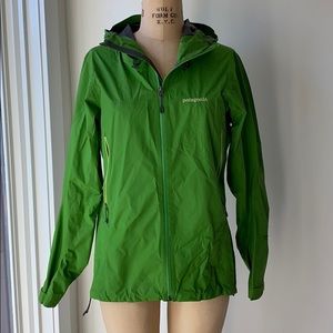 Patagonia Green Goretex Rain Shell